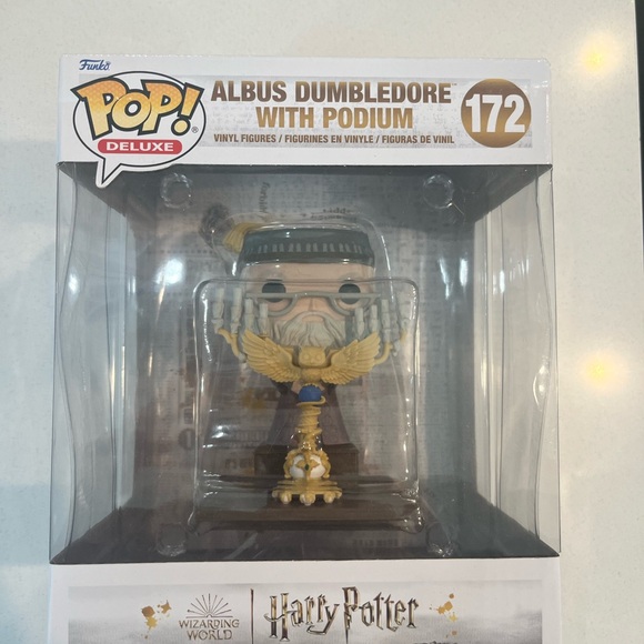 Funko POP! Deluxe: Harry Potter – Albus Dumbledore Con Podio – Figura In Vinile 9,5 Cm Da Collezione, Regalo Ufficiale